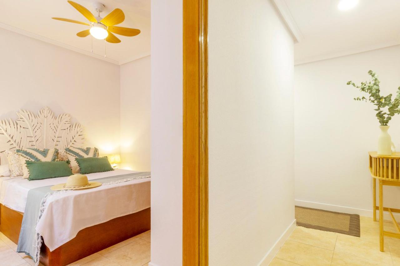 Apartamento Pink Maritimo Torrevieja Exterior photo