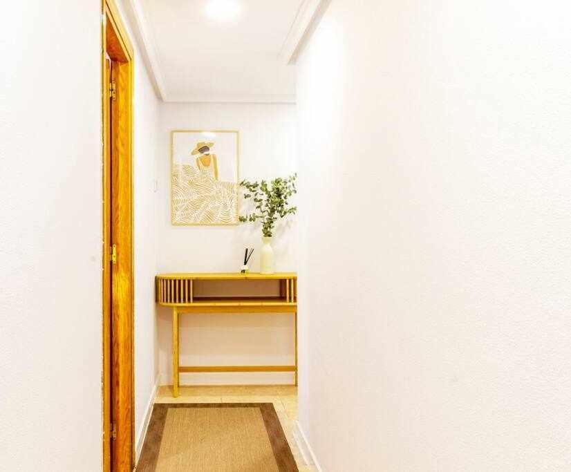 Apartamento Pink Maritimo Torrevieja Exterior photo