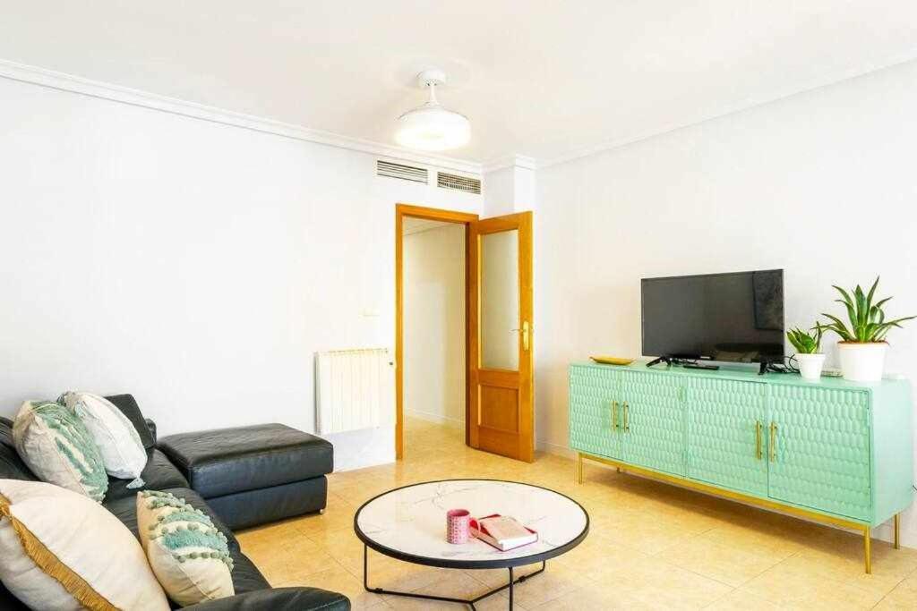 Apartamento Pink Maritimo Torrevieja Exterior photo