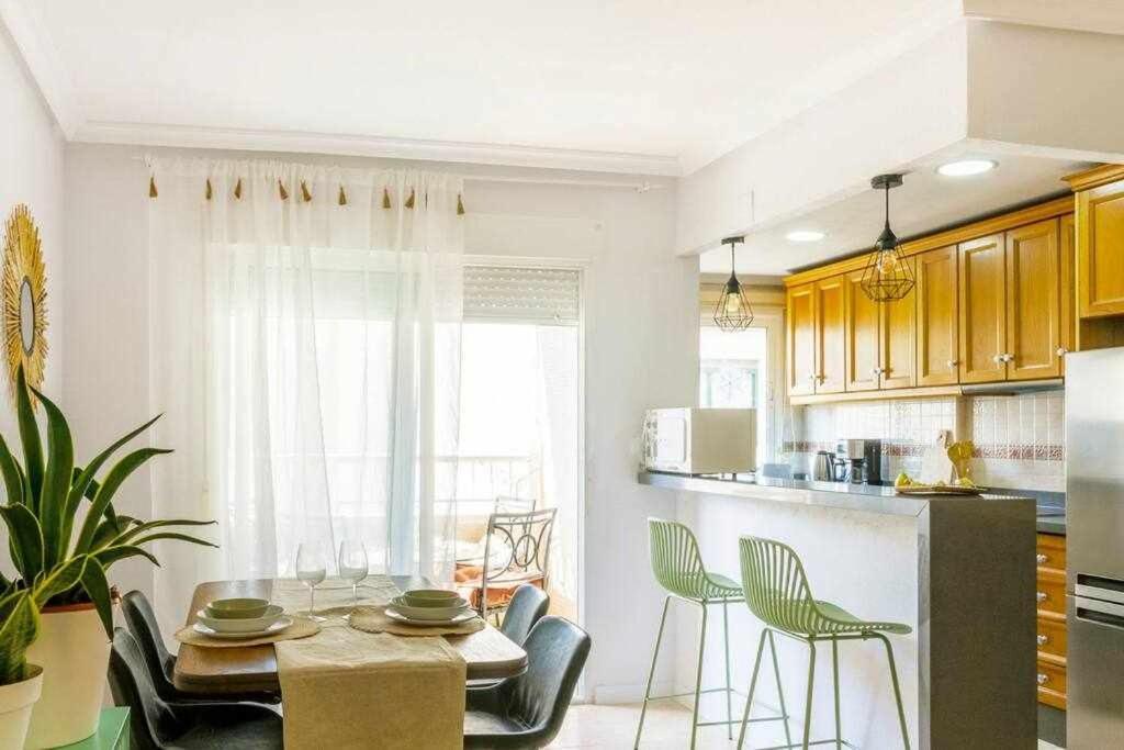 Apartamento Pink Maritimo Torrevieja Exterior photo