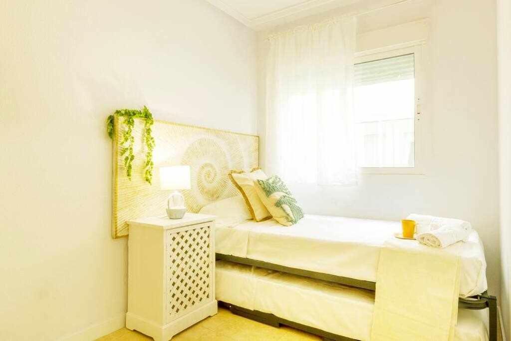 Apartamento Pink Maritimo Torrevieja Exterior photo